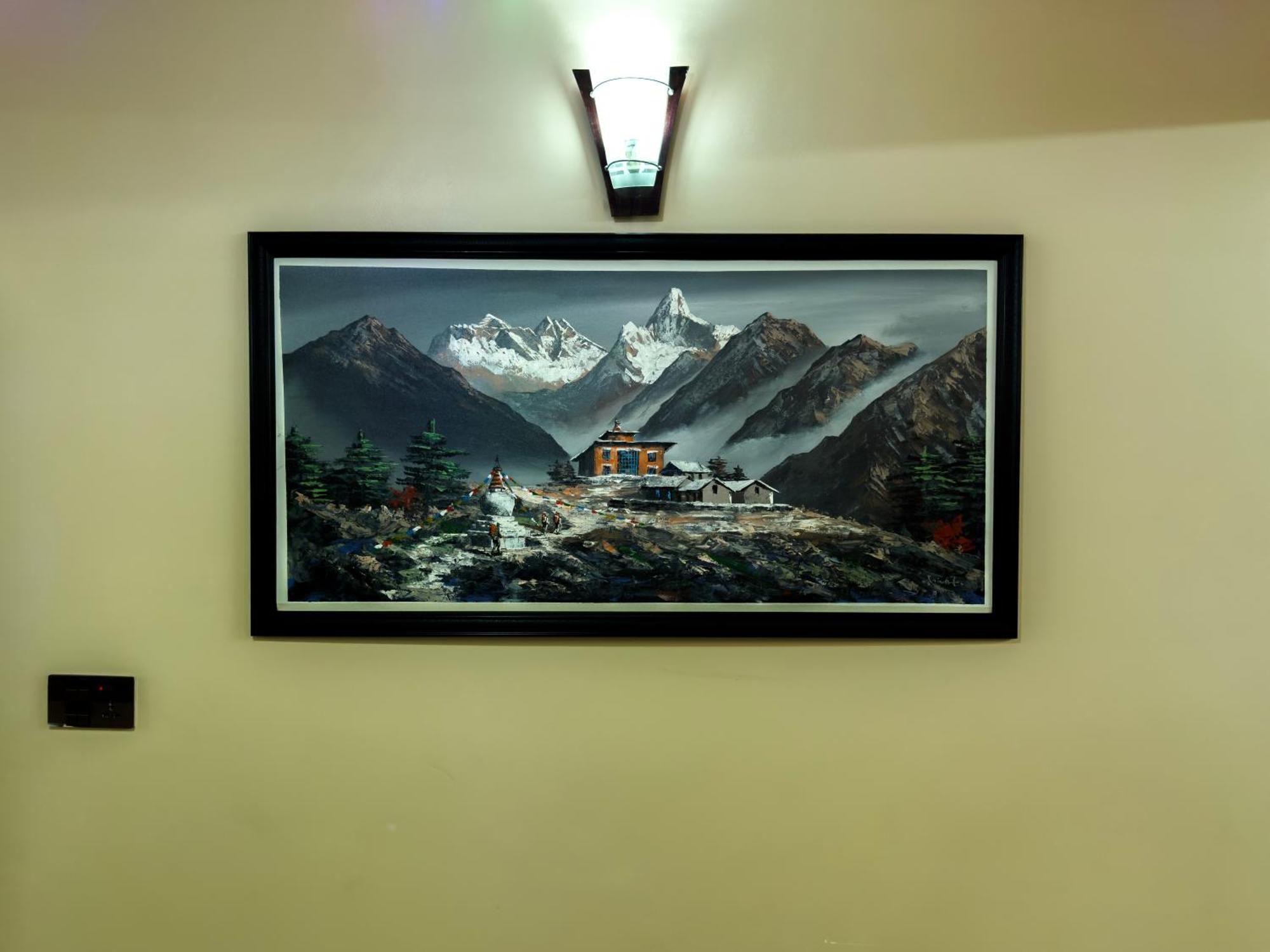 Apartment House Of Forrest, Service *