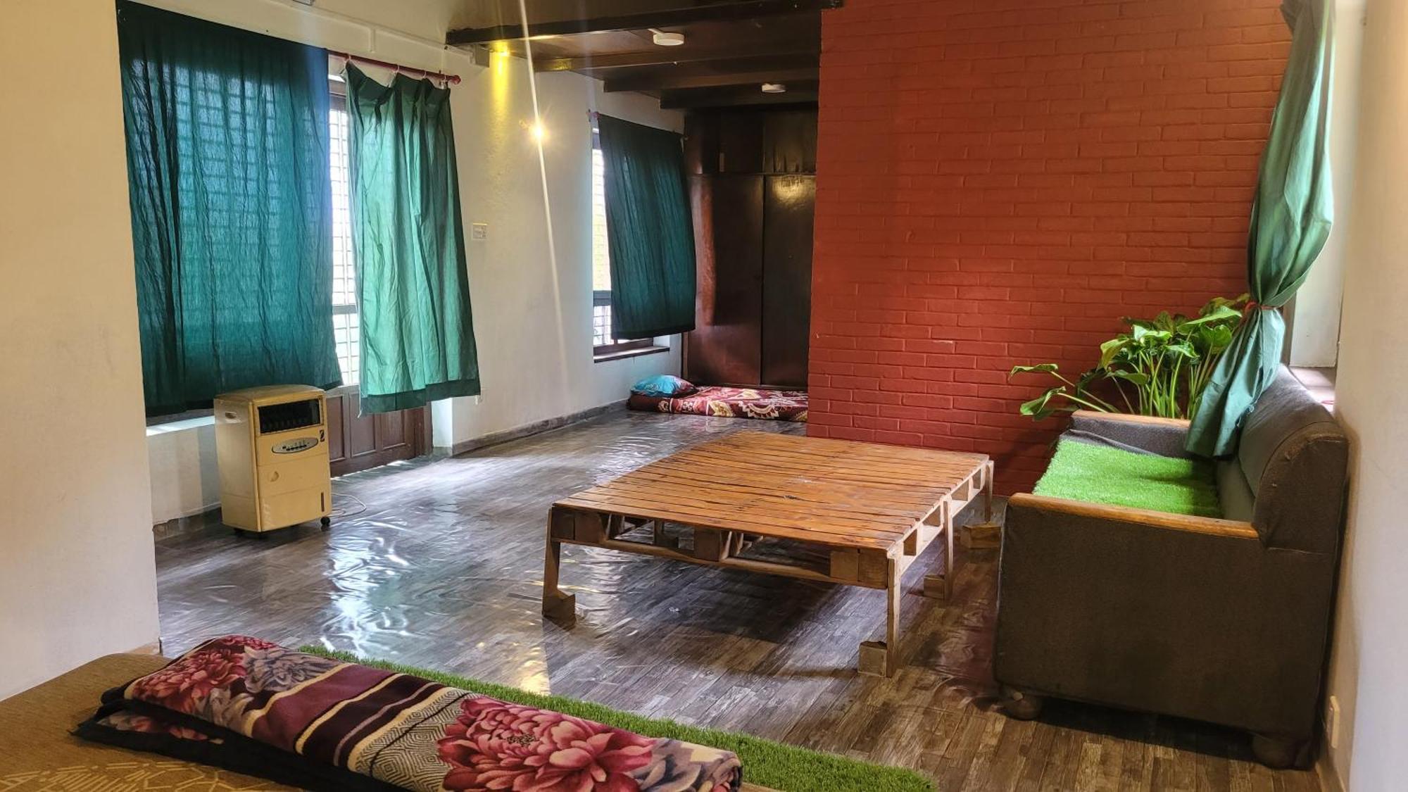 Hotel Karunamaya *