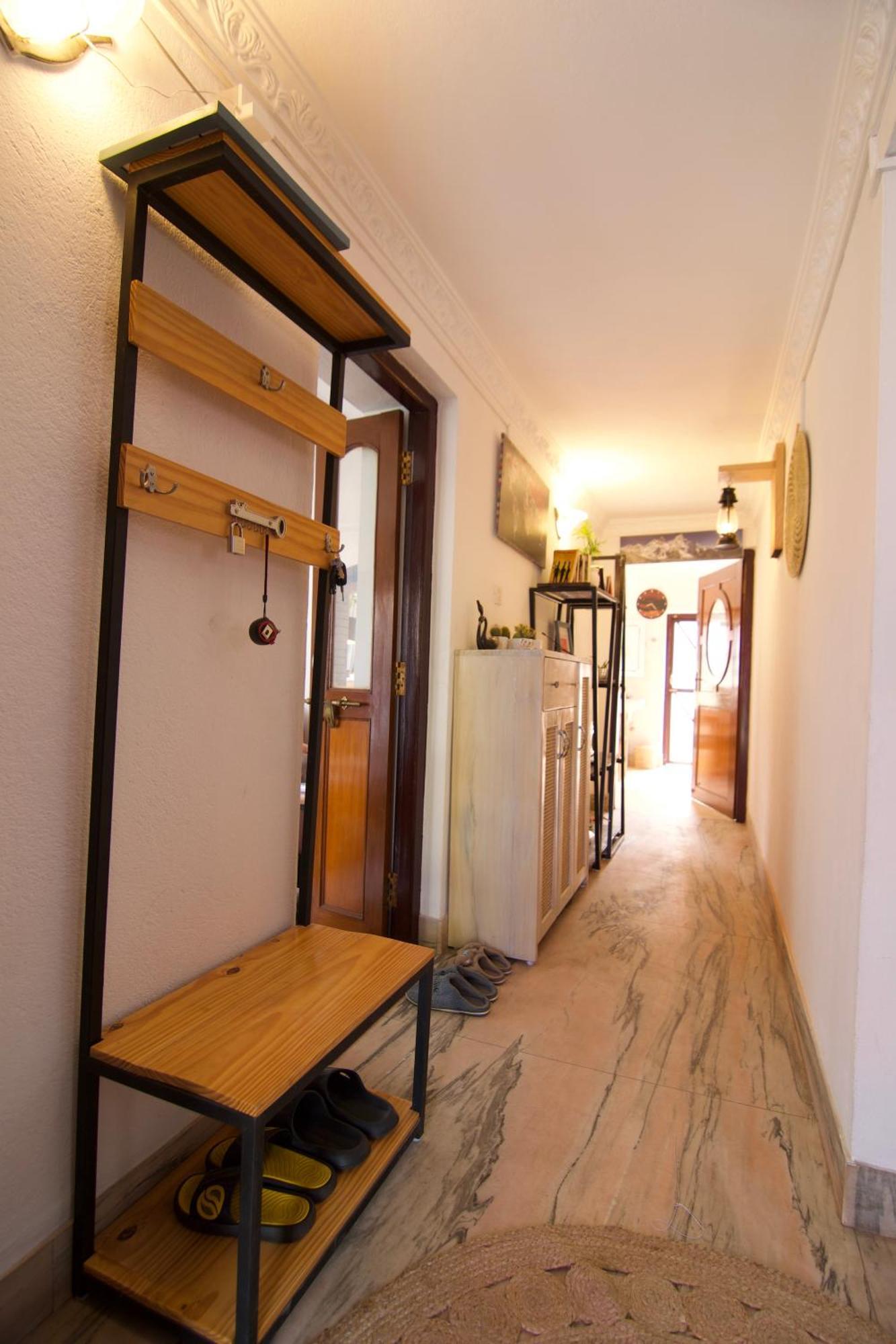 Rumah tetamu Wanderer's Double Bedrooms With Living And Kitchen - A Away From