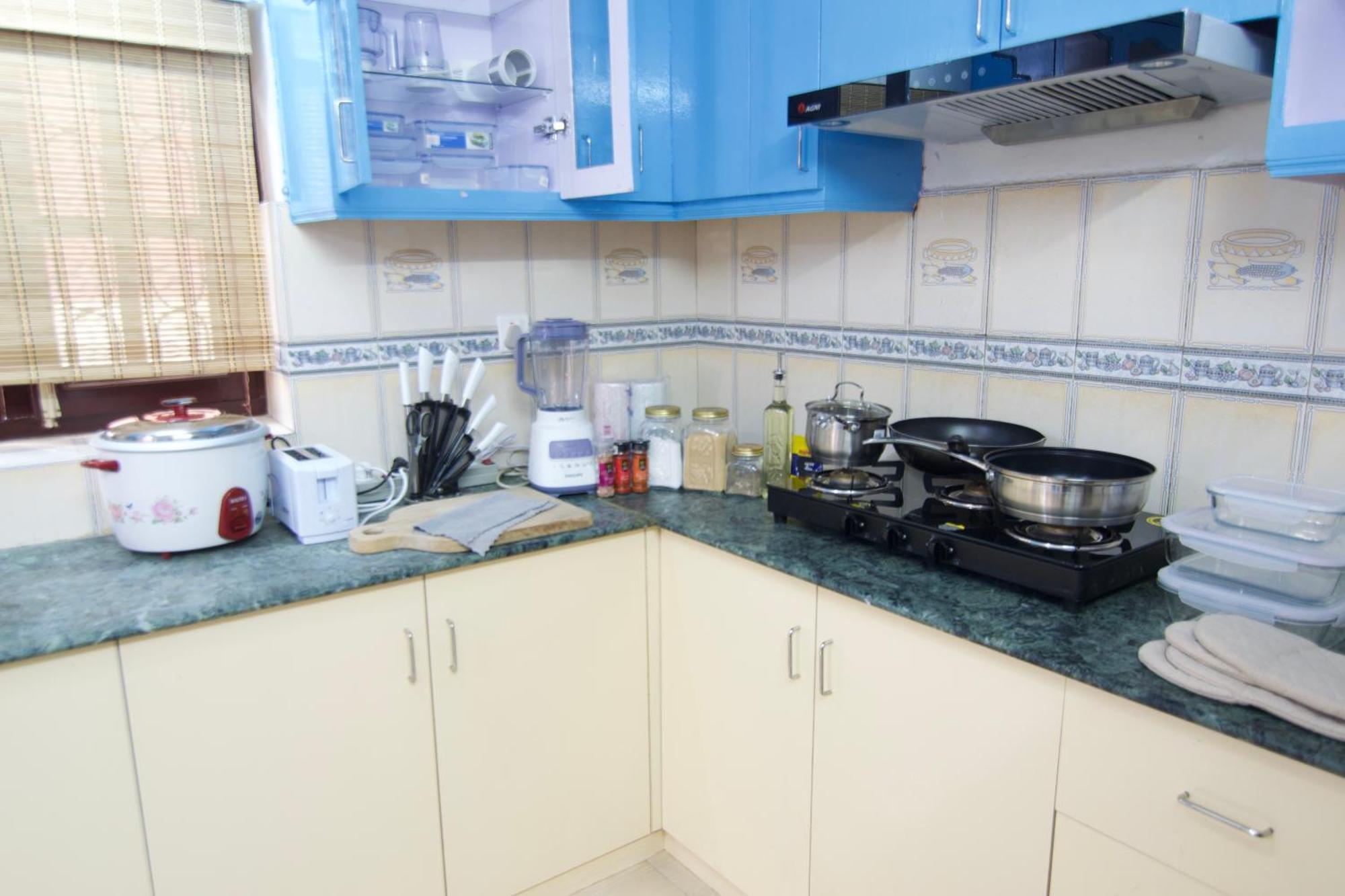 Rumah tetamu Wanderer's Double Bedrooms With Living And Kitchen - A Away From