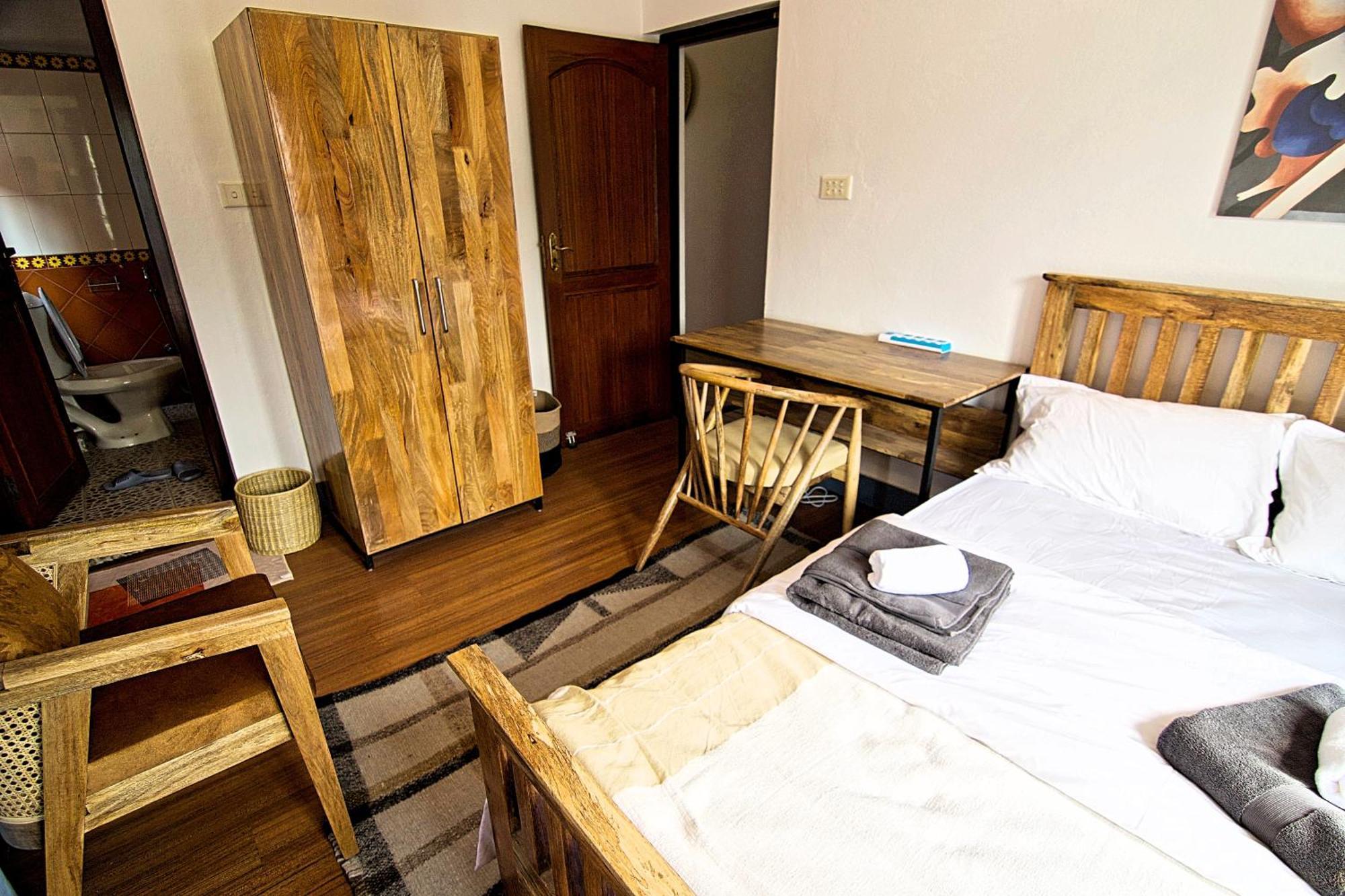 Wanderer's Double Bedrooms With Living And Kitchen - A Away From Rumah tetamu *