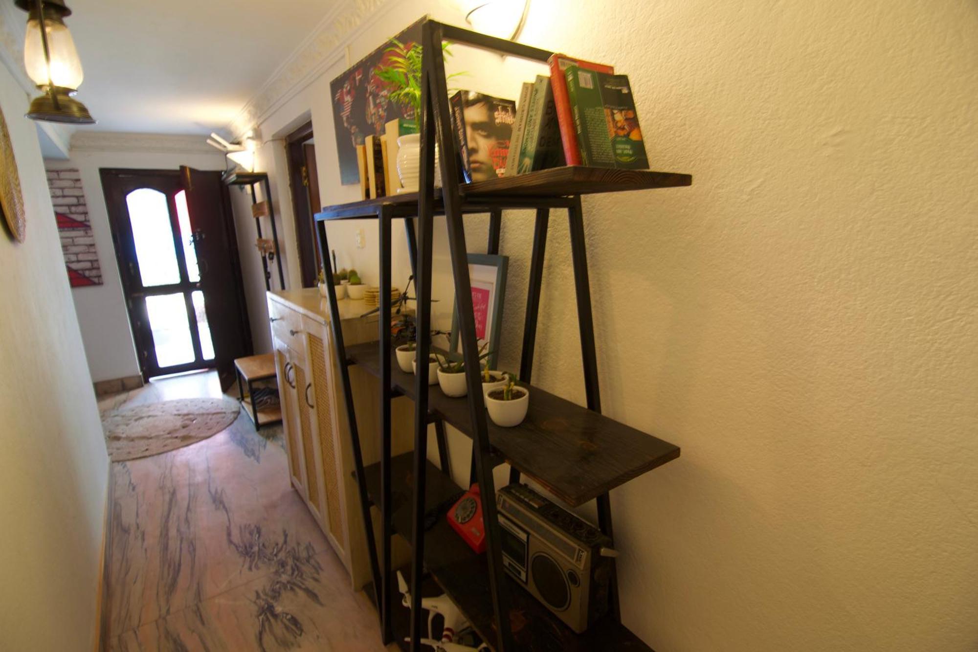 Wanderer's Double Bedrooms With Living And Kitchen - A Away From Rumah tetamu
