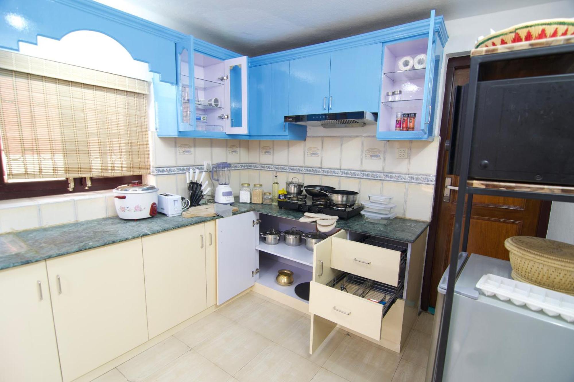 Wanderer's Double Bedrooms With Living And Kitchen - A Away From Rumah tetamu Kathmandu