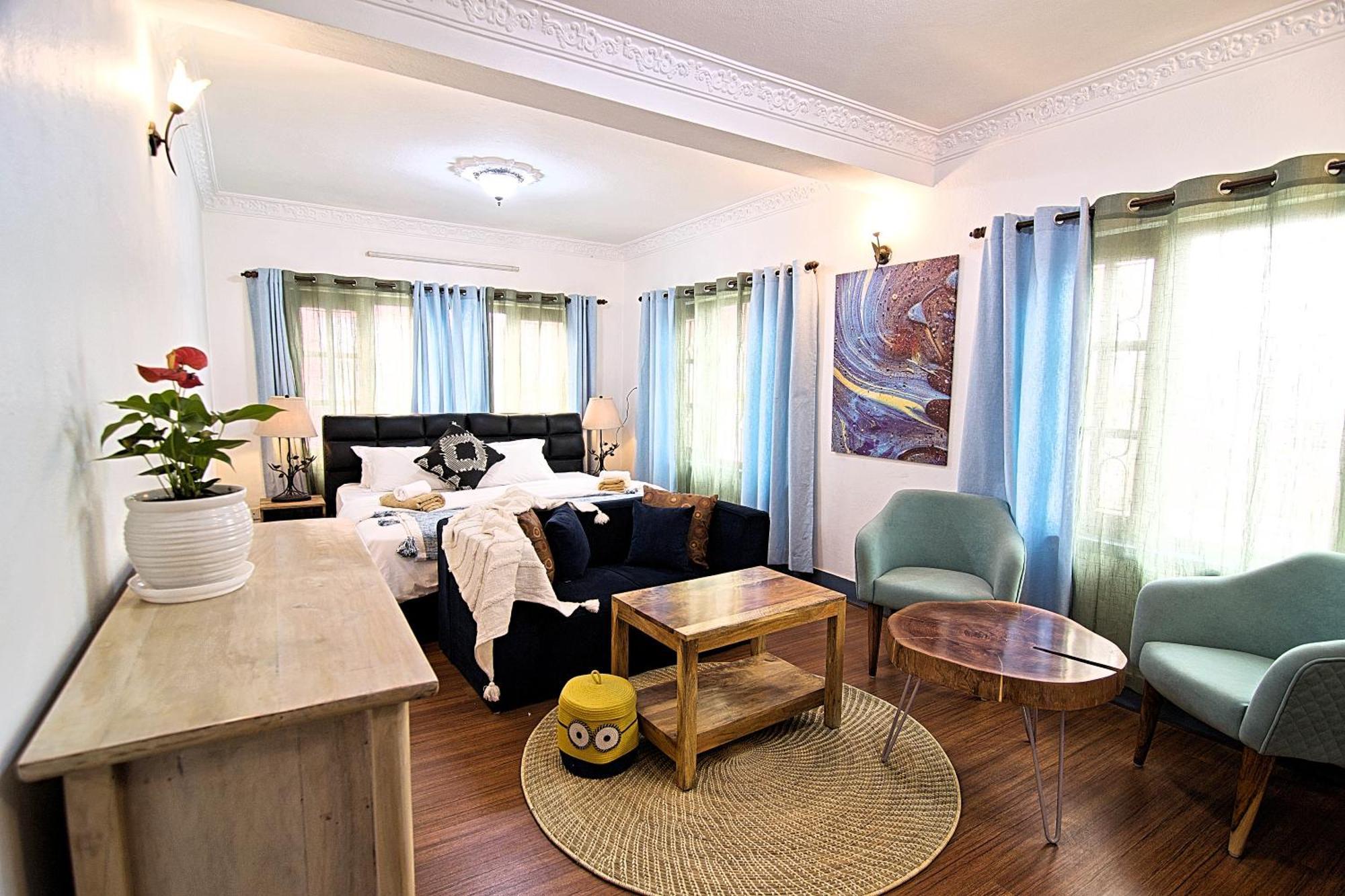 Rumah tetamu Wanderer's Double Bedrooms With Living And Kitchen - A Away From