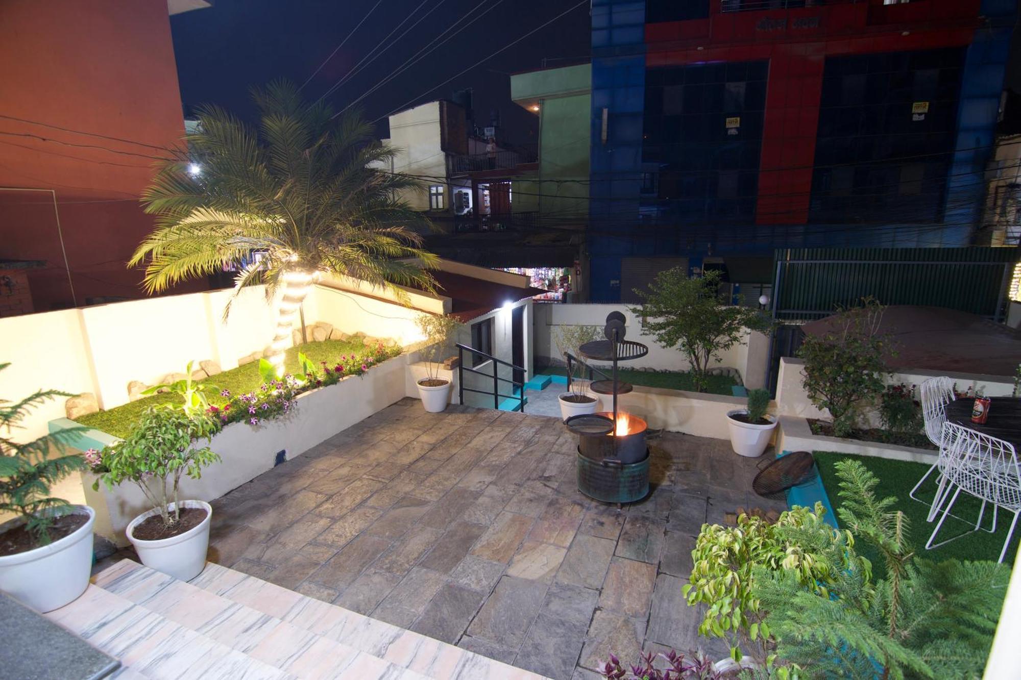 Rumah tetamu Wanderer's Double Bedrooms With Living And Kitchen - A Away From