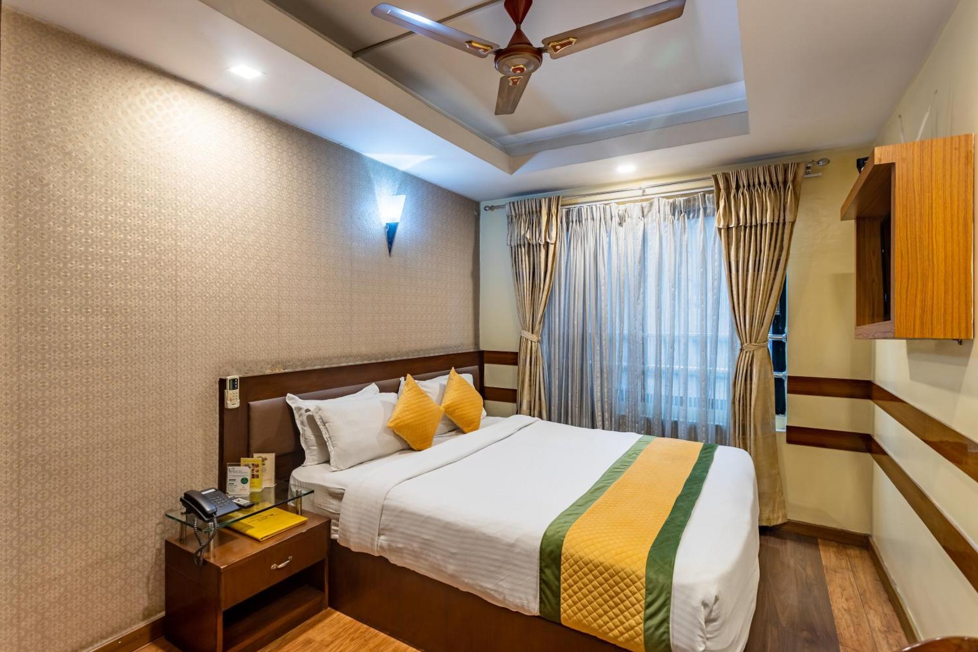 Hotel Yellow Pagoda 4*