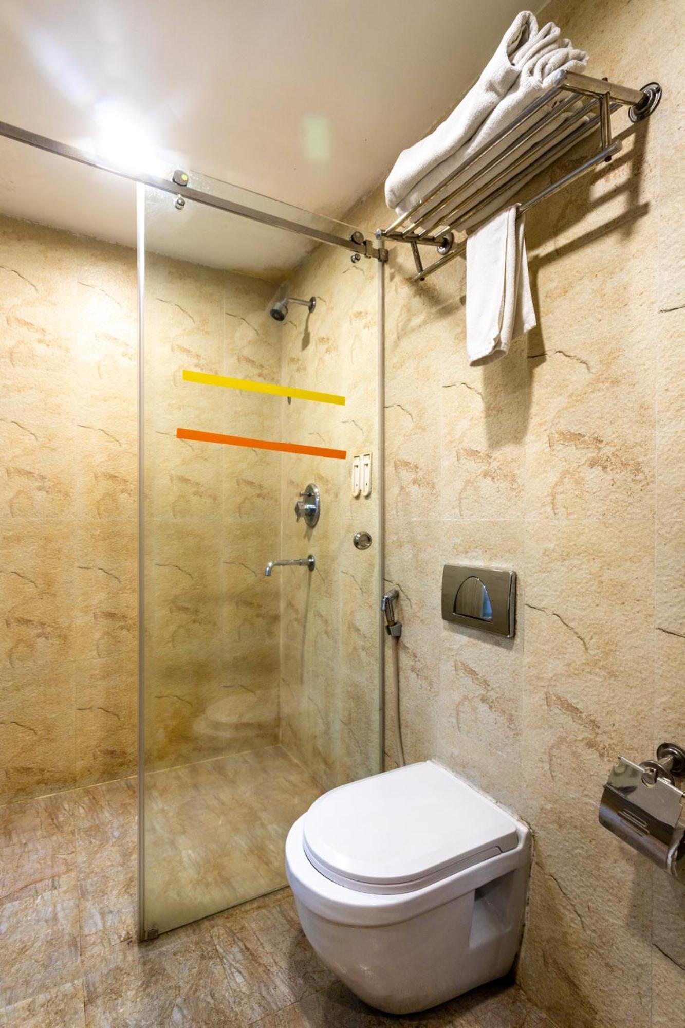 Yellow Pagoda Hotel 4*