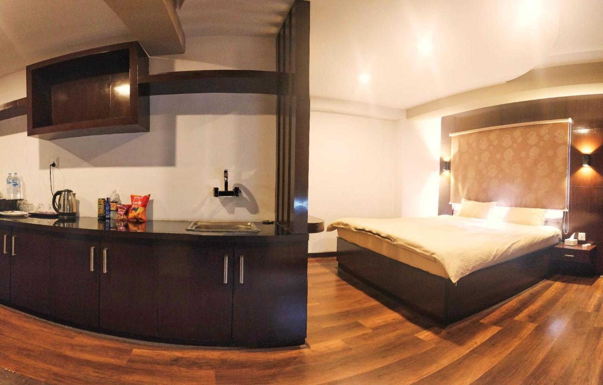 Quays Himalayan Aparthotel *
