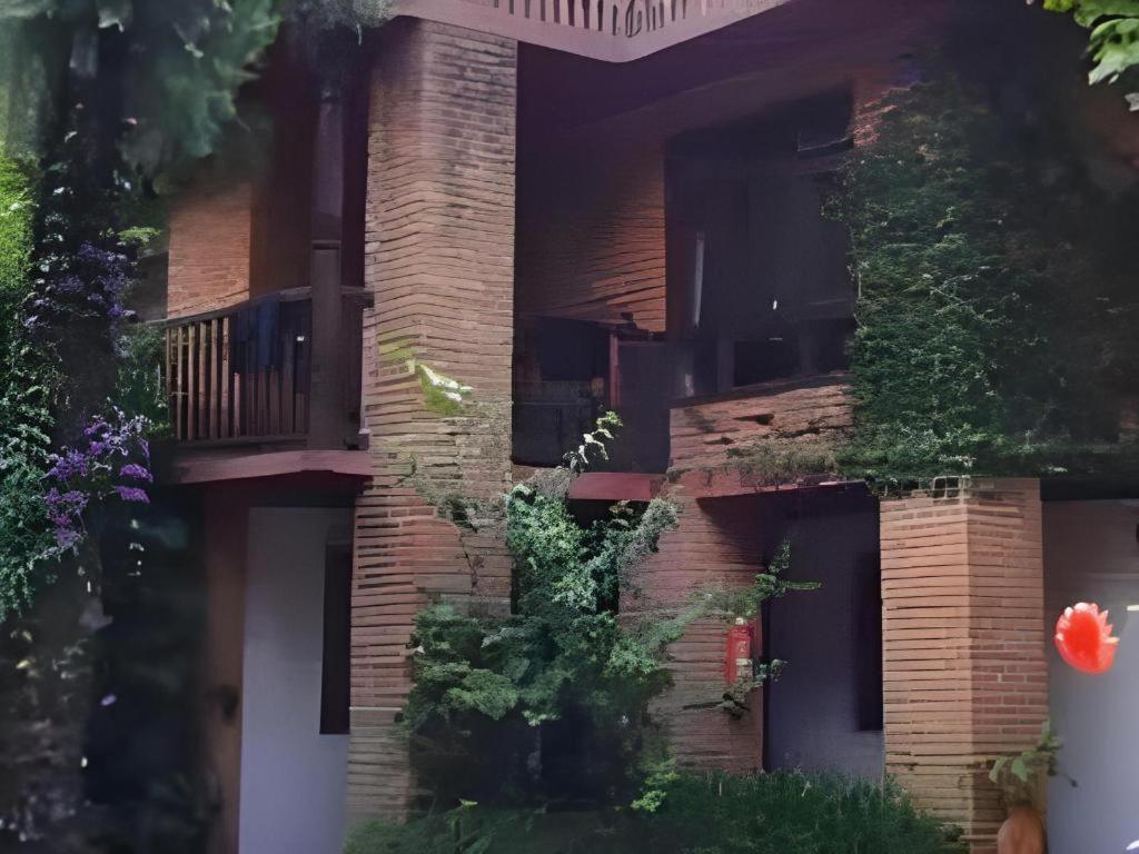 Vajra Hotel 2*