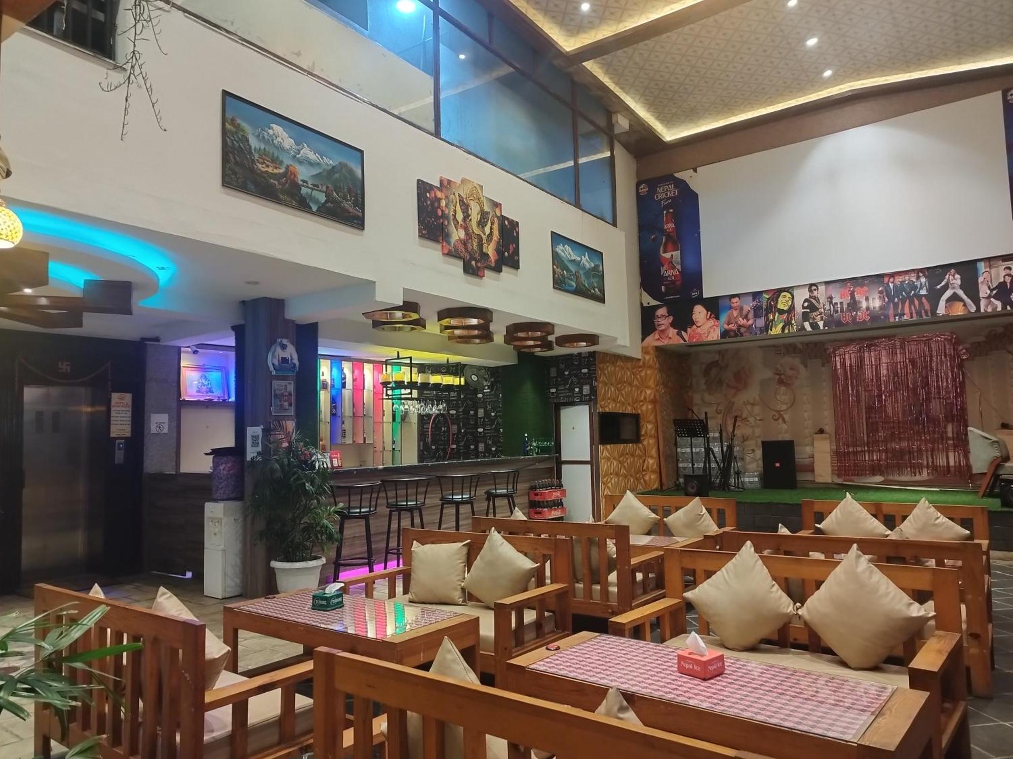 De Universal Hotel *