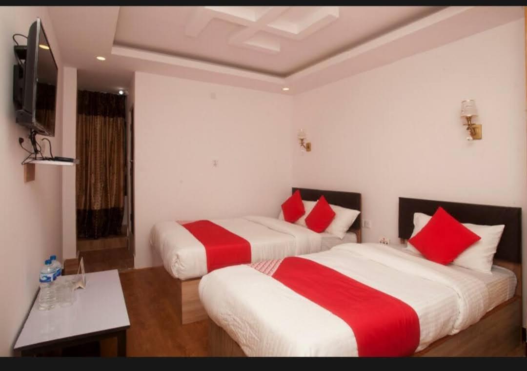 R Valley View And Family Restaurant Pvt Ltd Hotel 2*