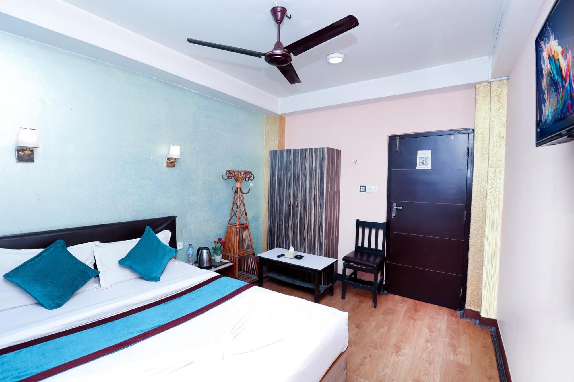 R Valley View And Family Restaurant Pvt Ltd Hotel