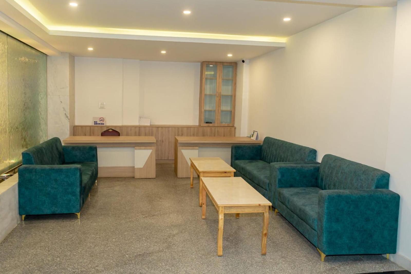 Badrinath Hotel