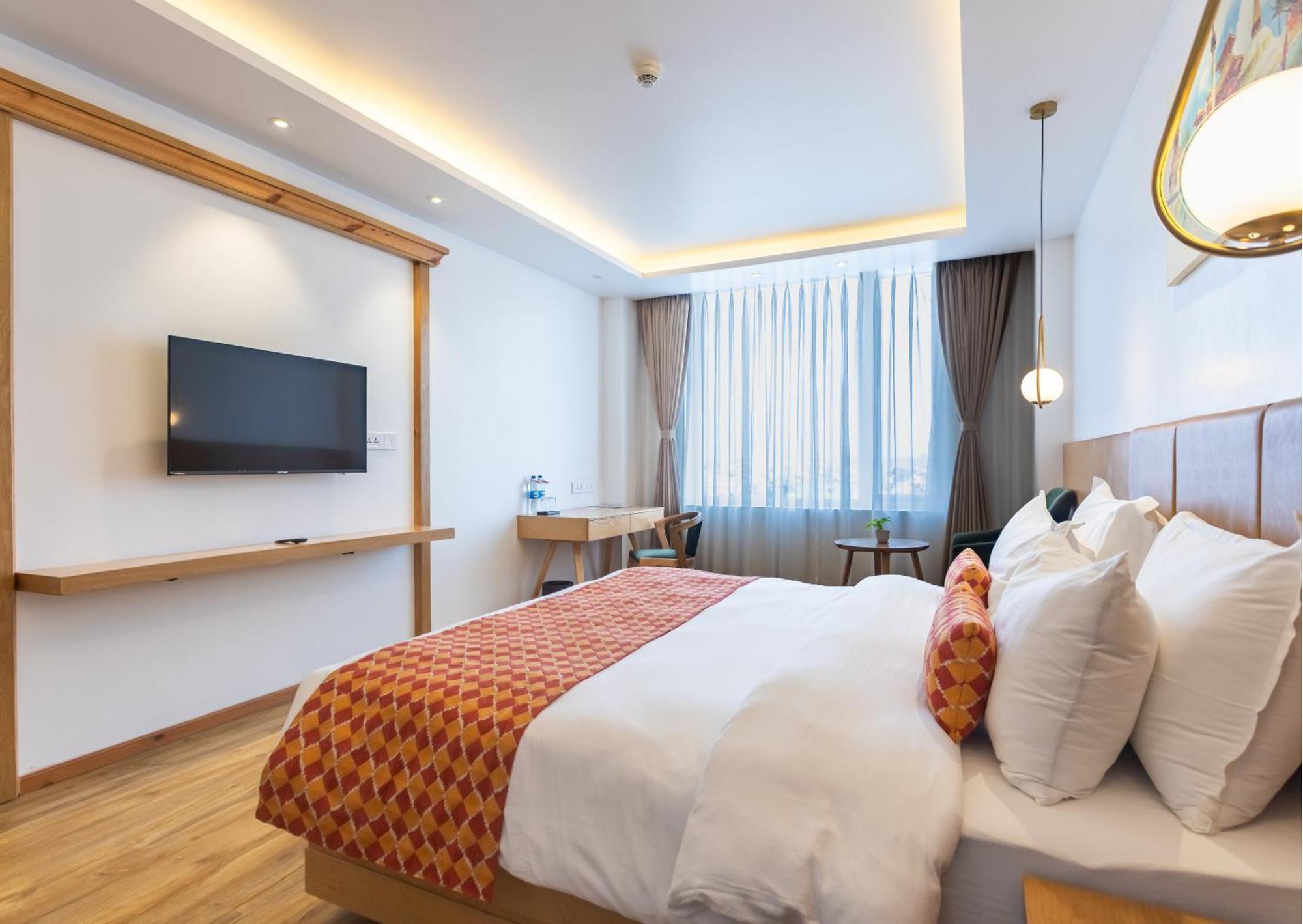 Anuttara, Boudha 4*