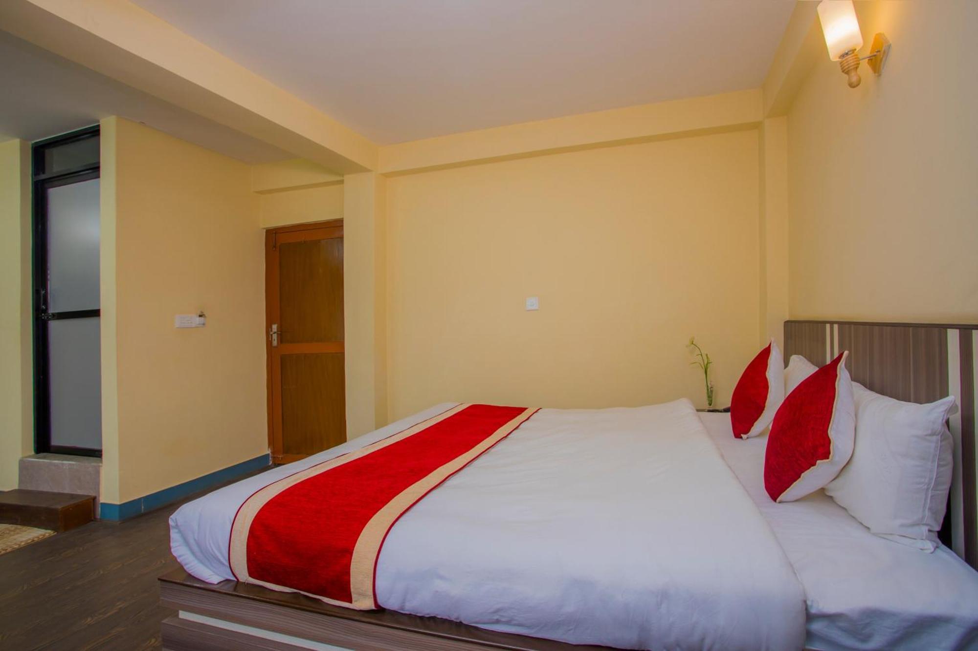 Hotel Oyo 297 Aayam