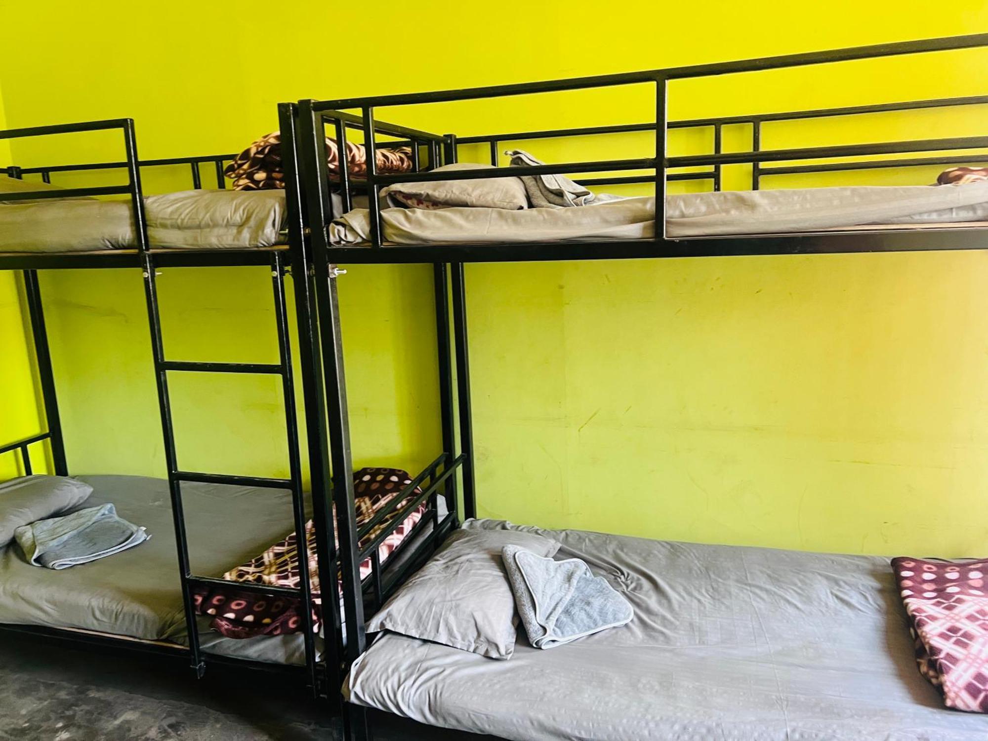 Hostel Veda *