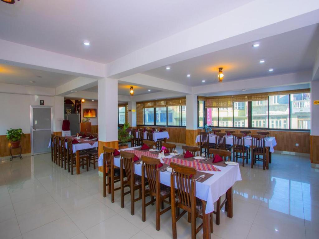 Oyo 242 Satyam Hotel
