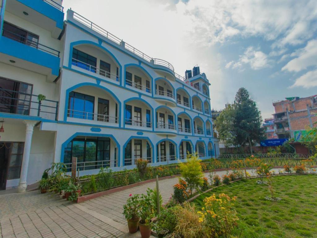 Oyo 242 Satyam Hotel 2*