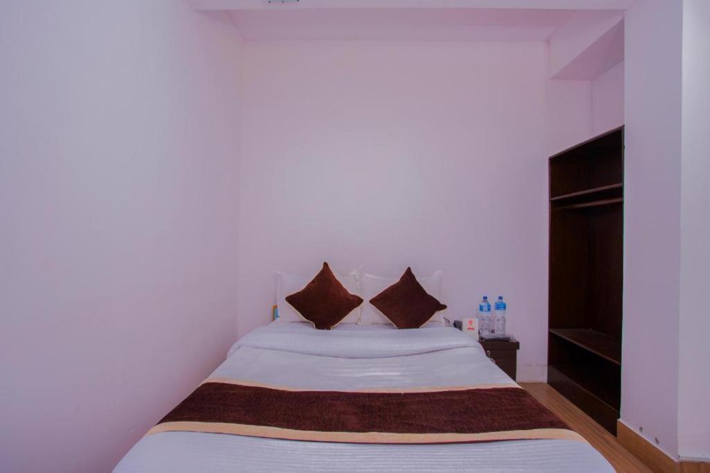 Oyo 242 Satyam Hotel 2*