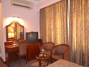 Shahanshah International Hotel 3*
