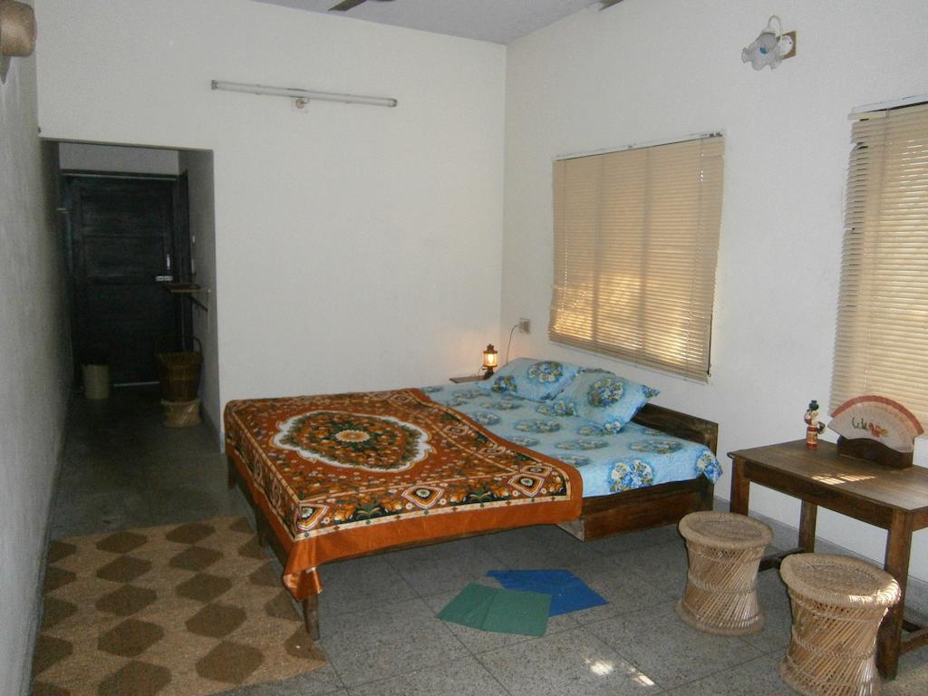 Taishan Hotel 3*