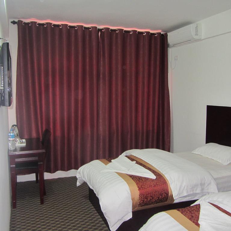 Taishan Hotel 3*