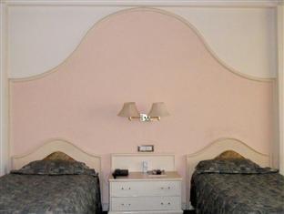 Hotel Shahanshah International