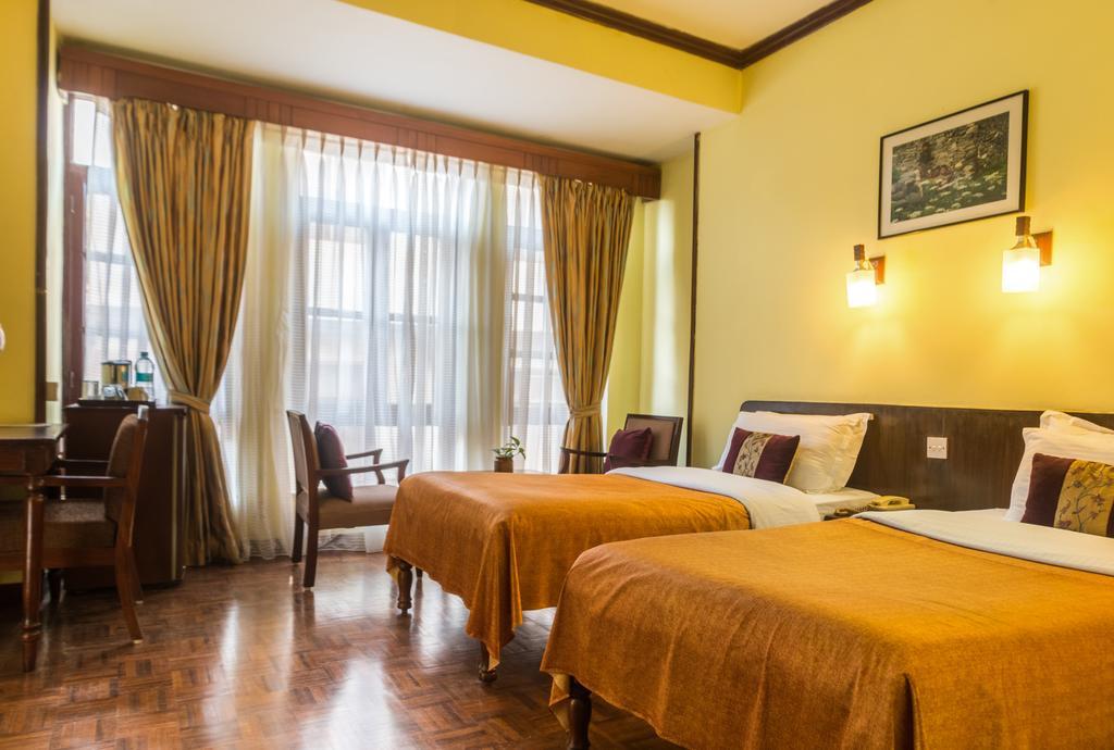 Excelsior Hotel 3*