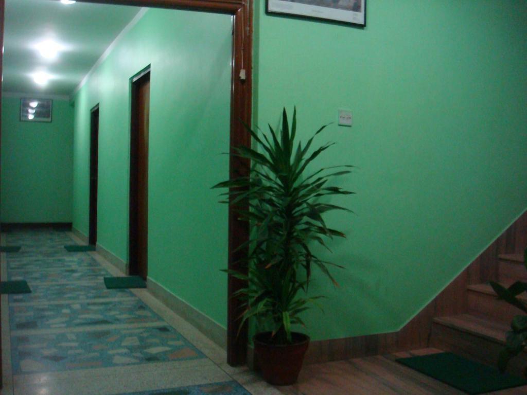Lai Lai Hotel *