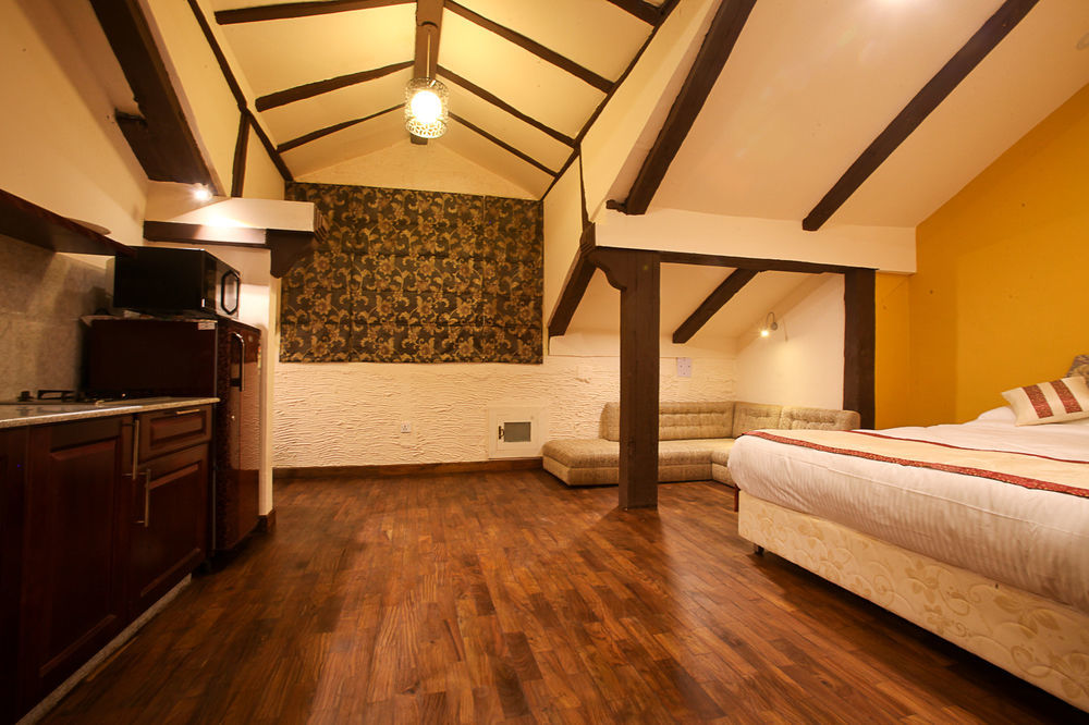 Heranya Hotel 3*