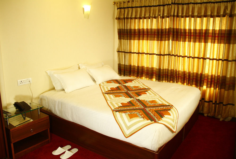 Hotel Yellow Pagoda 4*