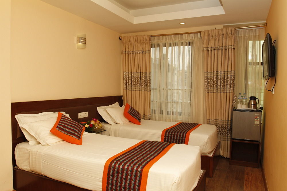 Hotel Yellow Pagoda 4*