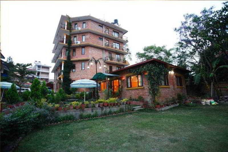 Royal Astoria 3*