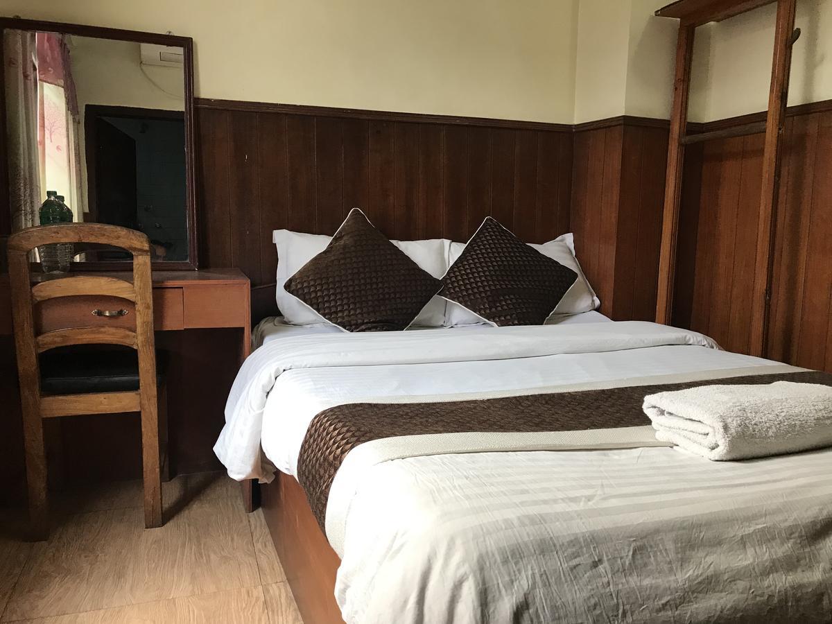 Florid Nepal Pensão 2*