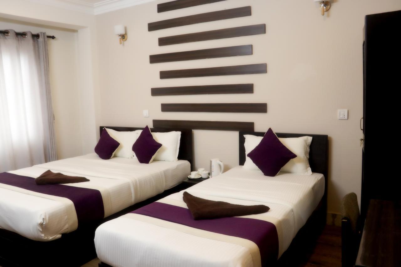 Ausfinn Metro Hotel 3*