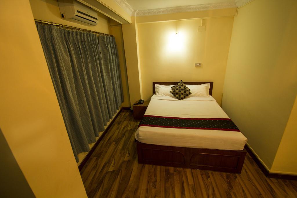 Lucky Star Hotel