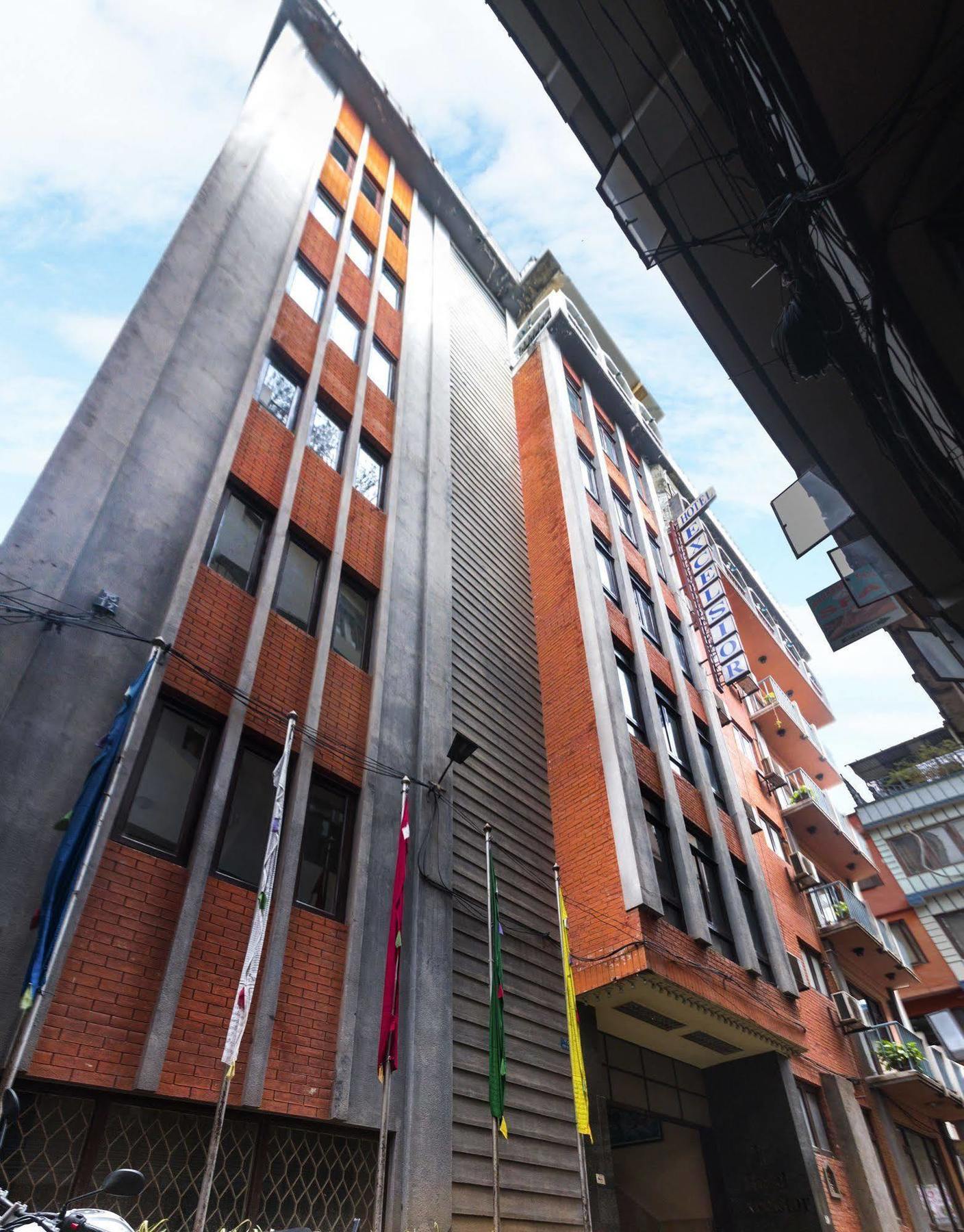 Excelsior Hotel 3*