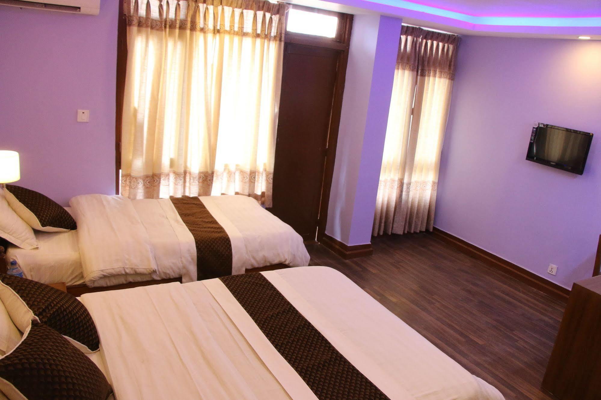 Florid Nepal Pensão 2*
