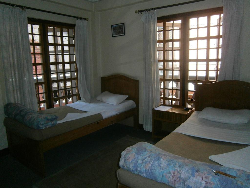 Hostel Red Planet