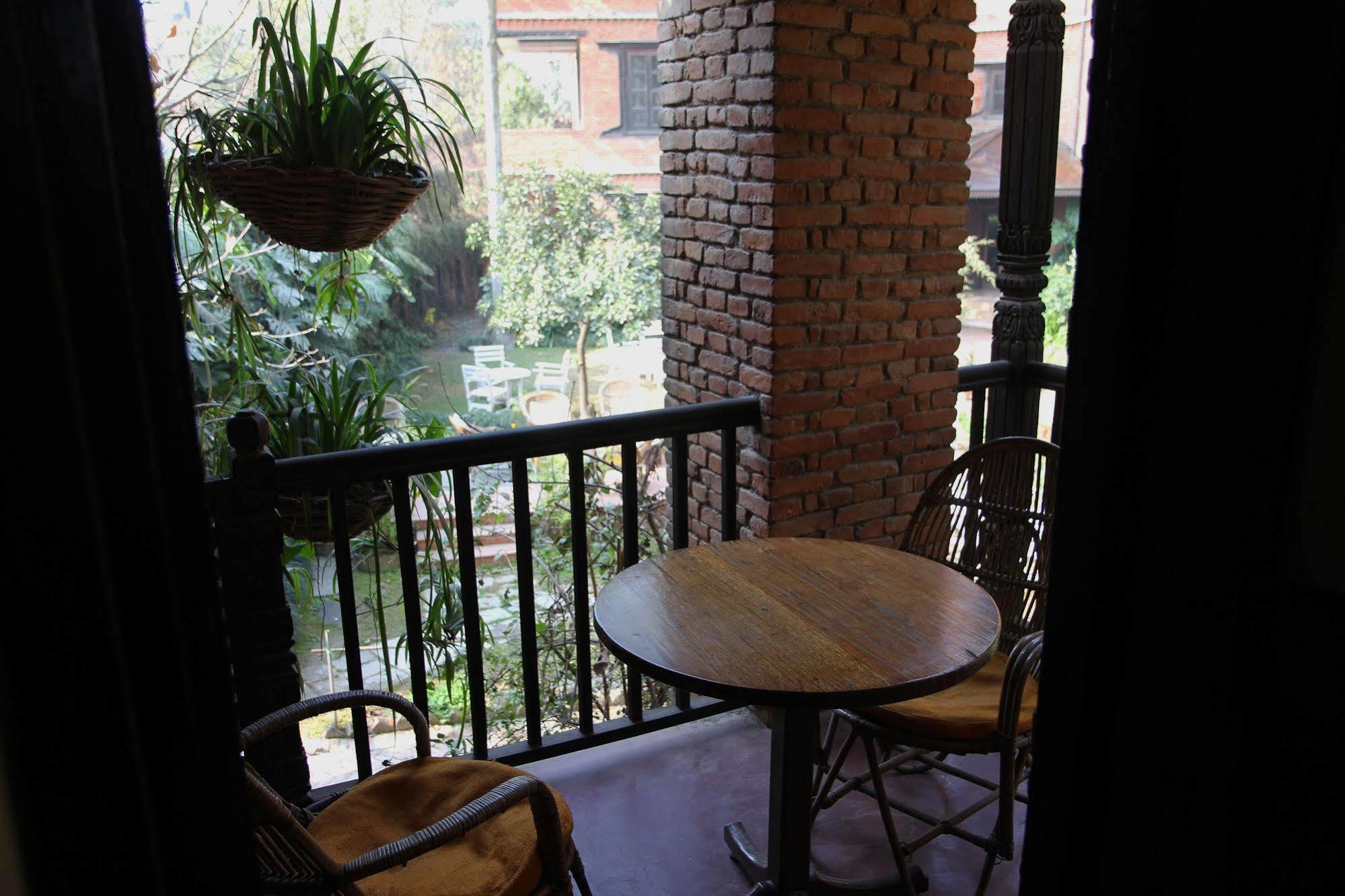 Hotel Vajra 2*