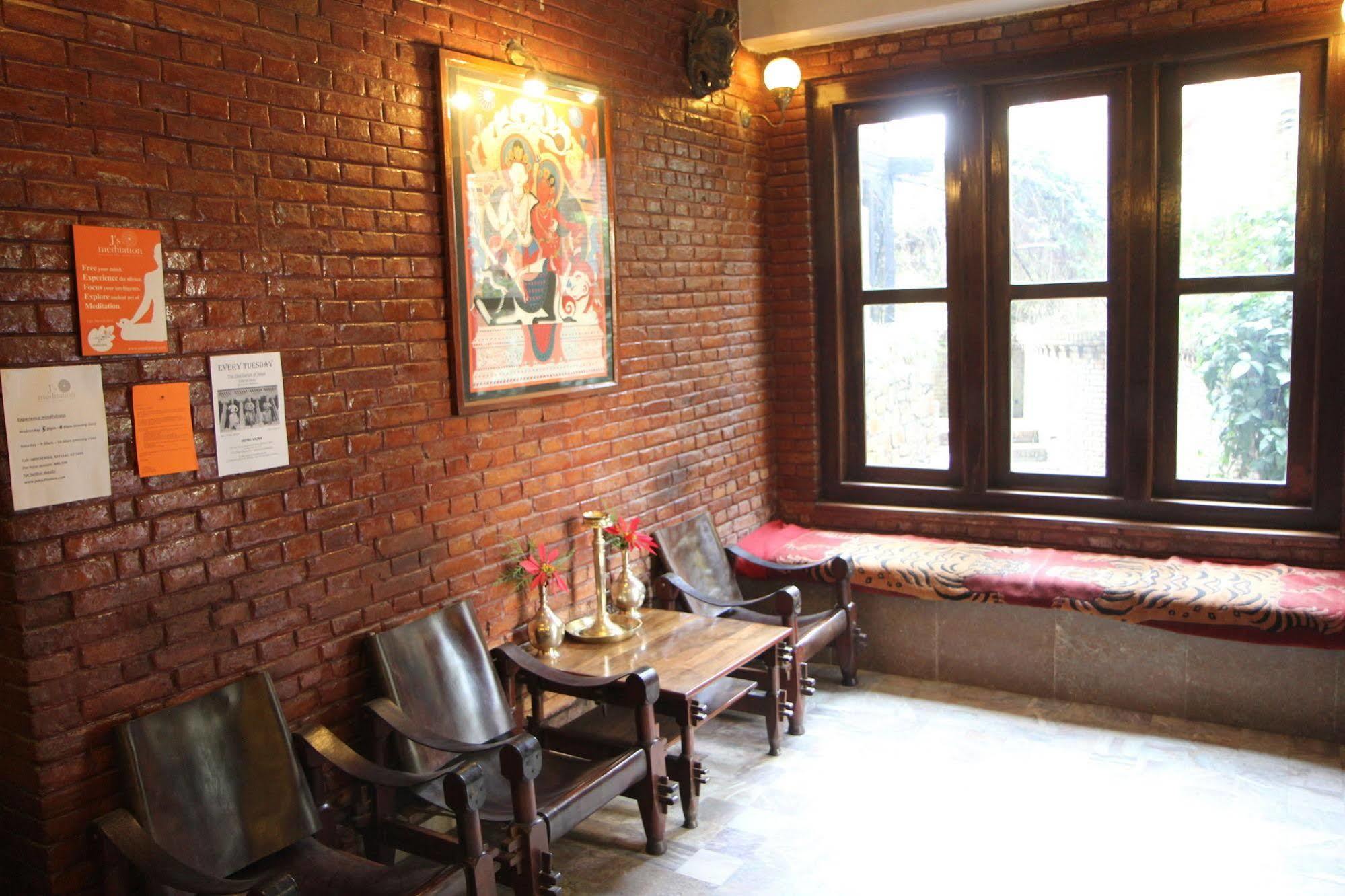 Vajra Hotel 2*