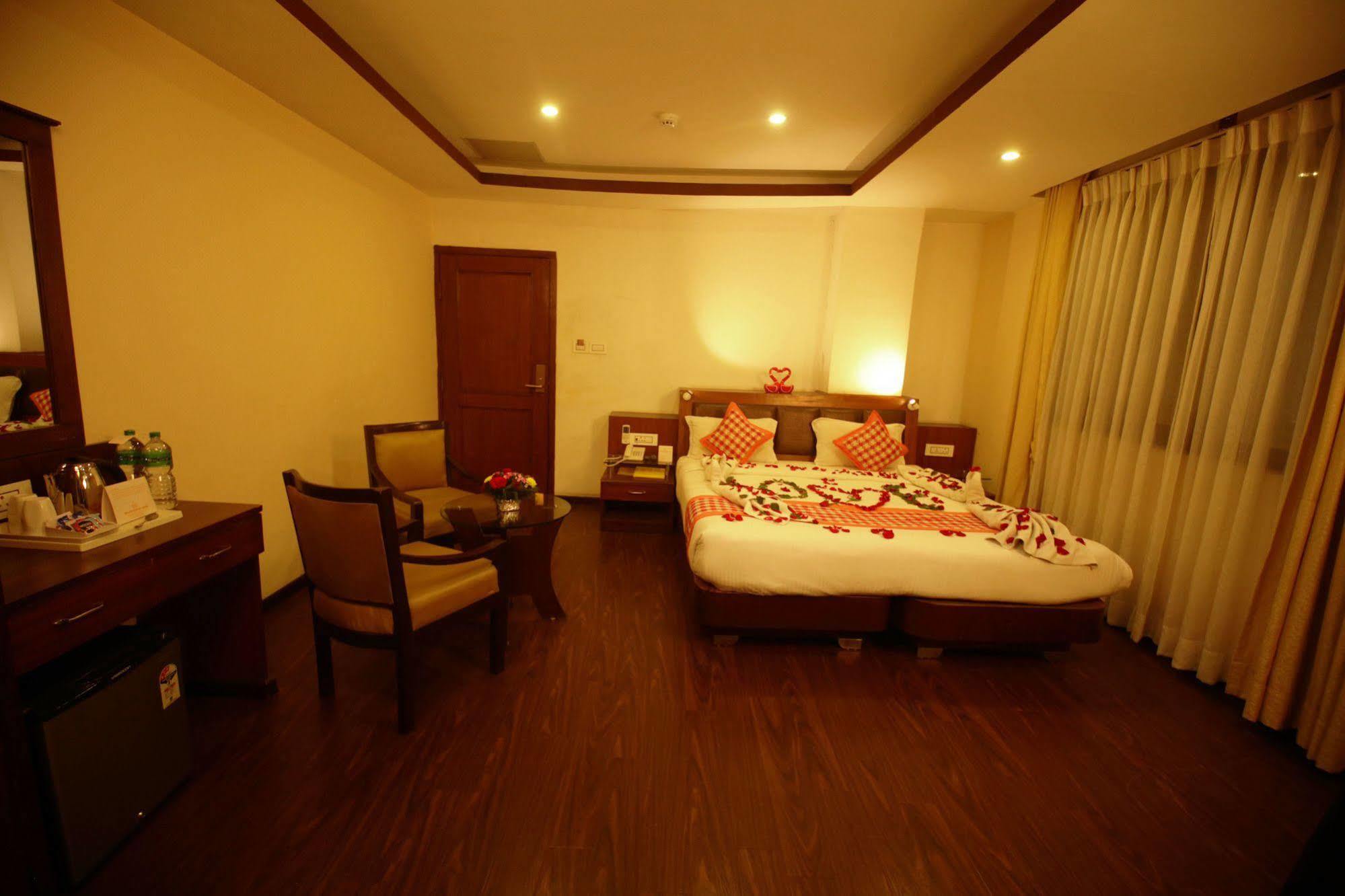 Hotel Yellow Pagoda