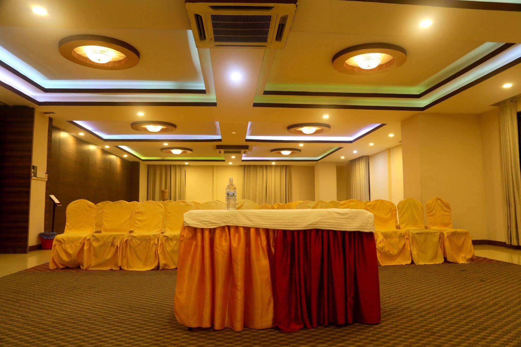 Hotel Yellow Pagoda 4*