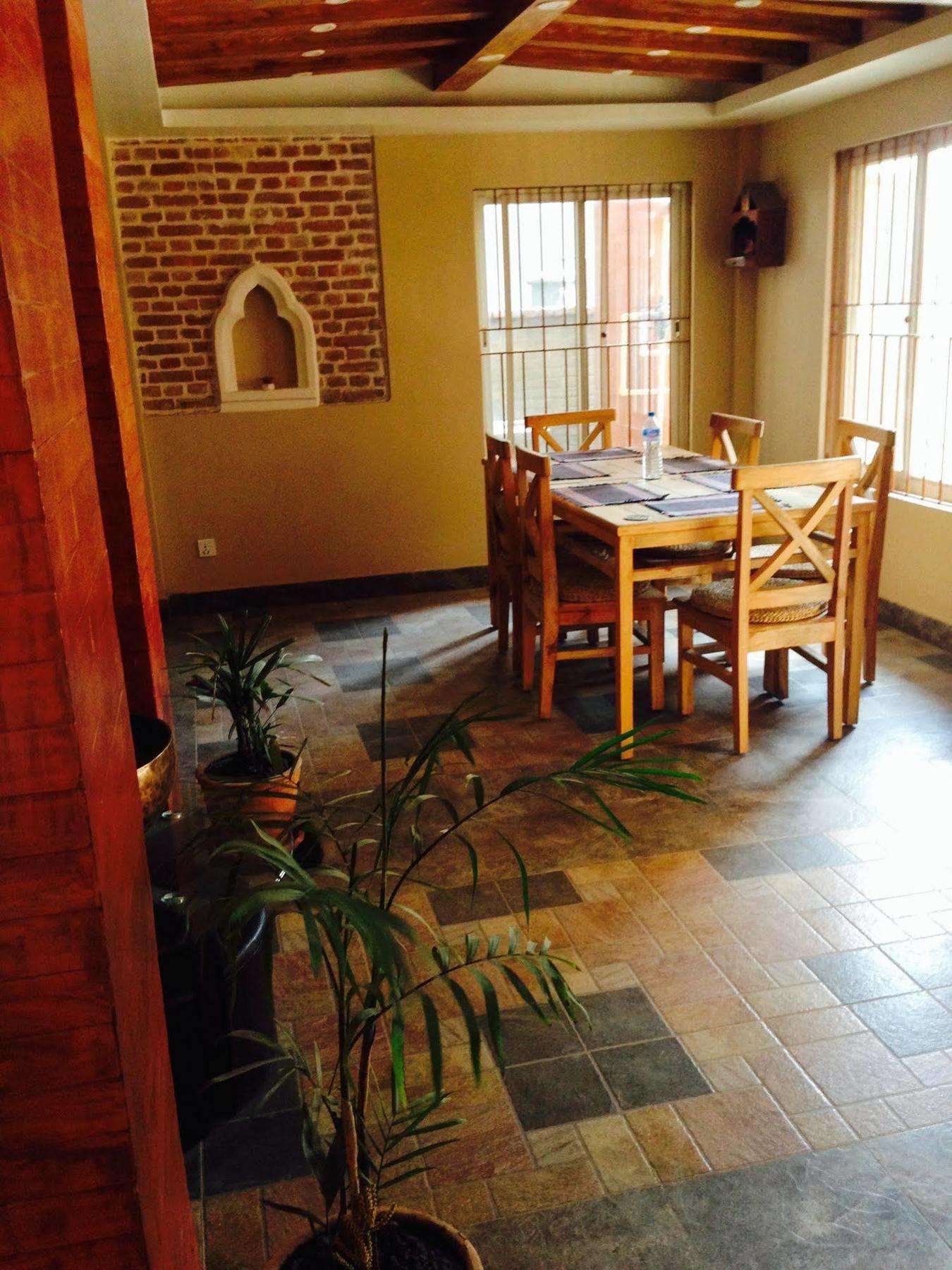 Hotel The Exotic House 2*