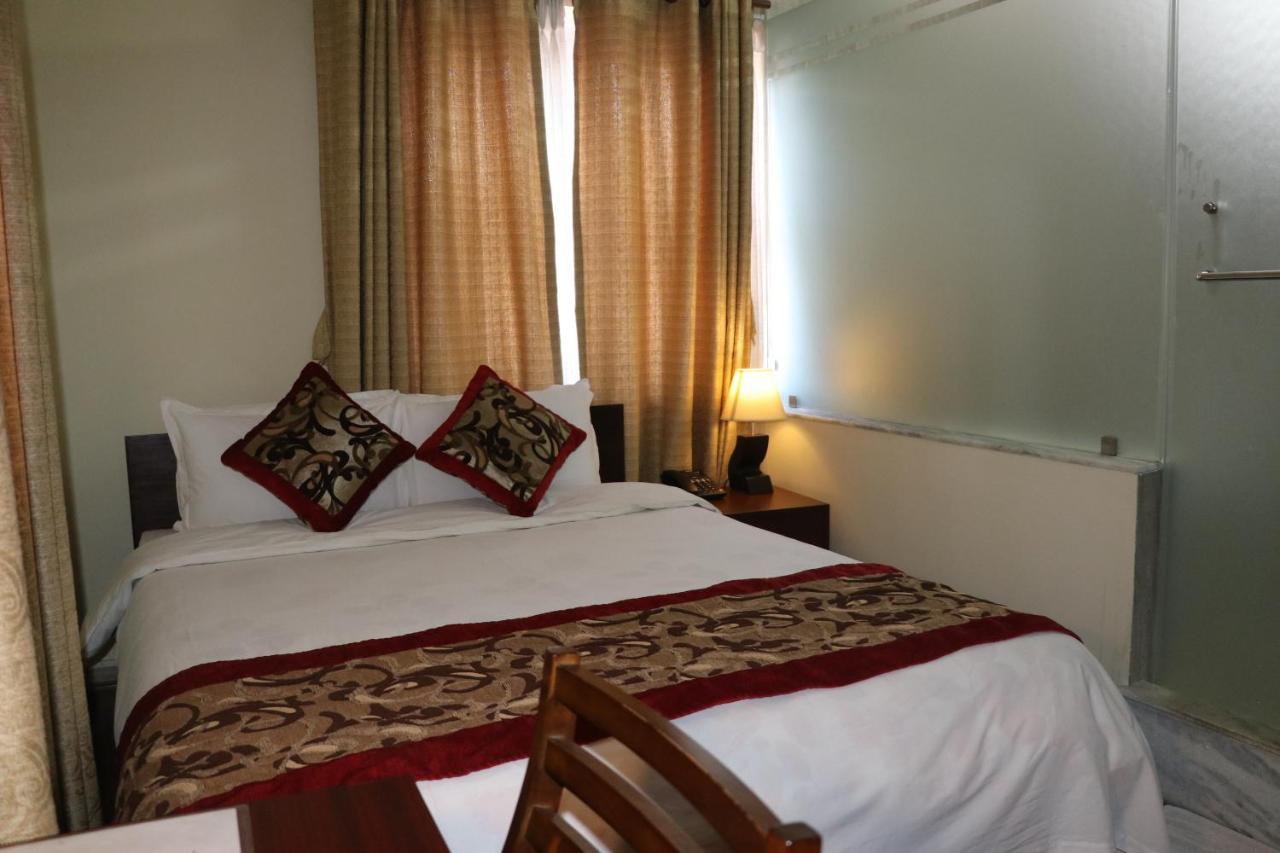 Imperial Hotel 2*
