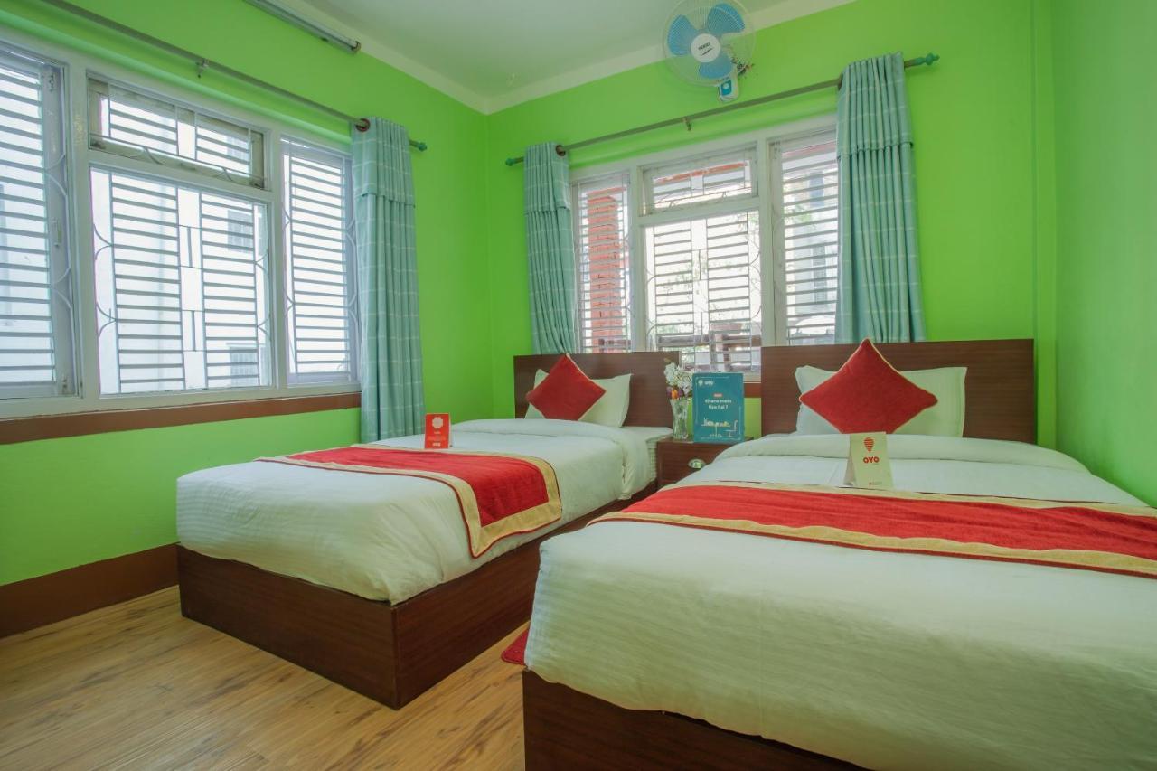 Oyo 146 Somewhere & Resturant Hotel