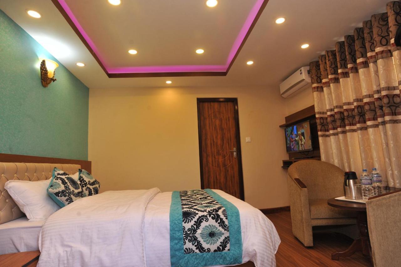 Arati Hotel *