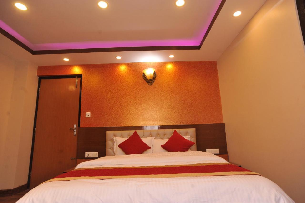 Arati Hotel *