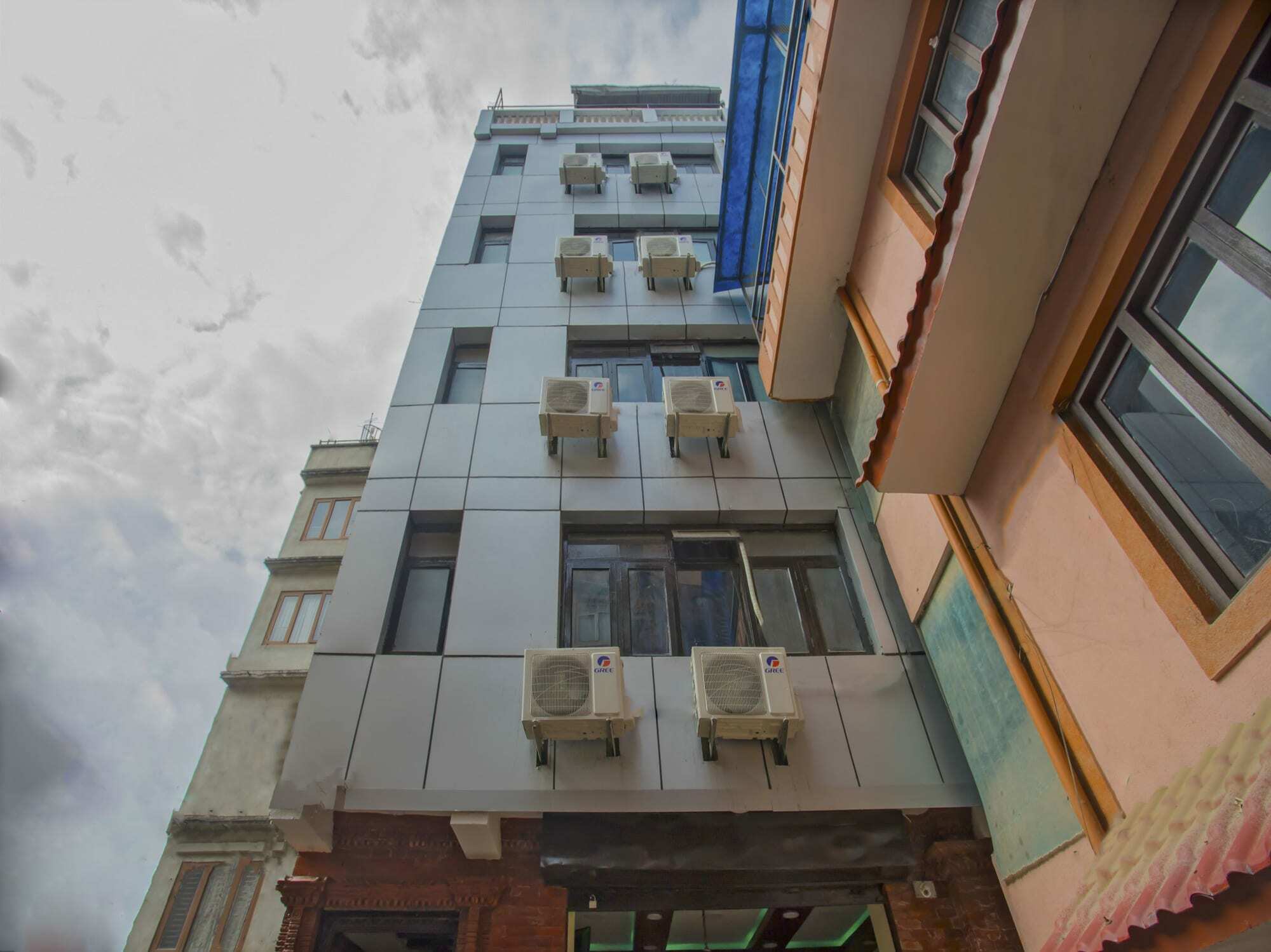 Oyo 264 Antique Kutty 3*