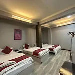 8848 Hostel